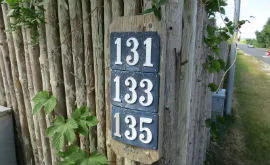 Eksempel på skilt til husnummer